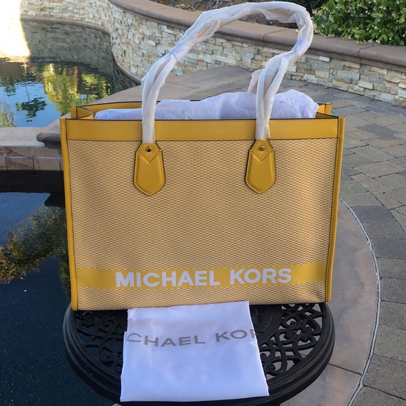 Michael Kors Handbags - Michael Kors Large Tote